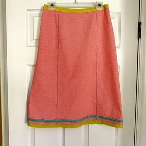 Wonderful, classic, gingham skirt by Neesh byDAR. Size S